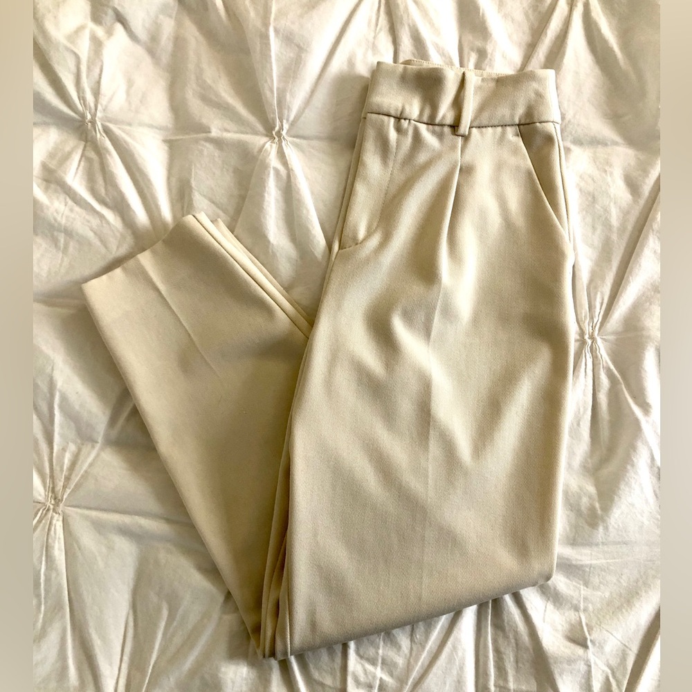 Zara Pleated Front Tapered Leg Cream Trouser Size XS